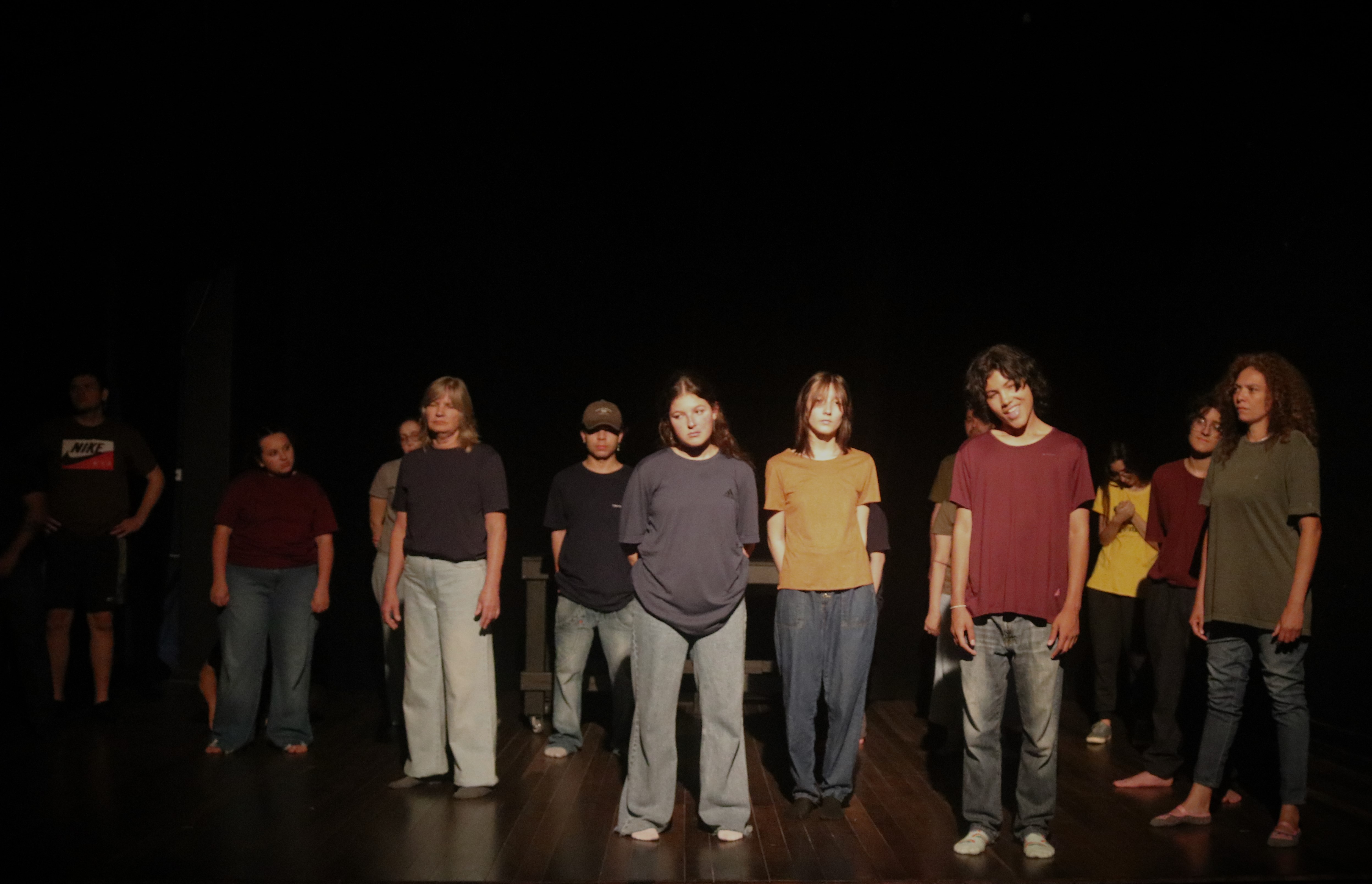 Alunos do Arte nos Bairros apresentam peça teatral que homenageia o poeta Bento Nascimento