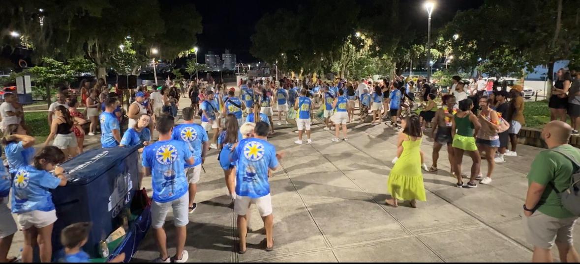 Carnaval Papa Siri: foliões agitaram as ruas no esquenta da festa